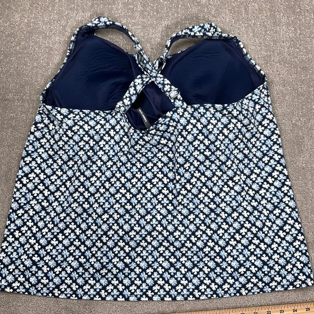 Lands End Tankini Top Womens 22W greem Geometric Floral Modest Beach Swimwear - Picture 4 of 8